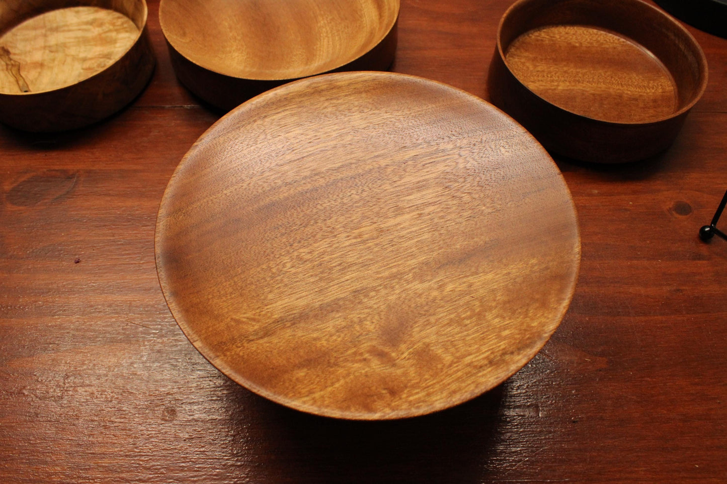 Hand-Turned Sapele Wood Platter – Elegant Shallow Decorative Bowl with Subtle Rim Bead