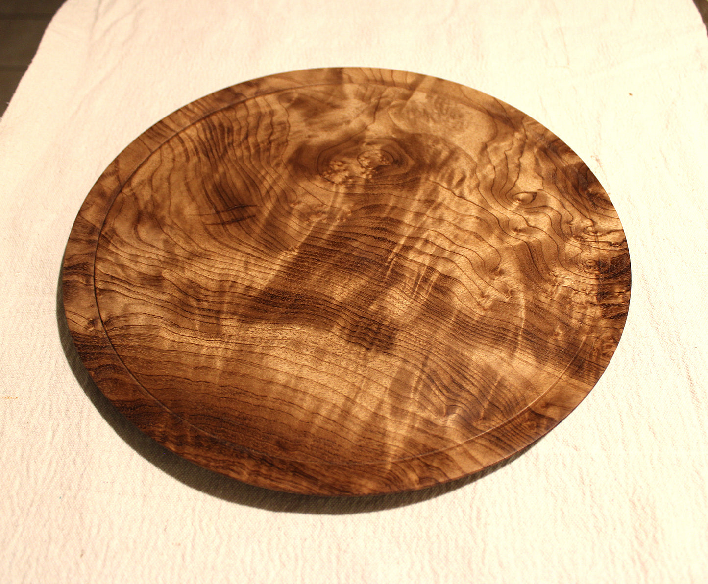 Large, colorful myrtlewood platter- Collector quality timber, phenomenal chatoyance, great for display, catch all - 12.5" diameter
